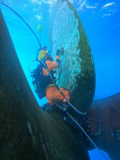 Vessel cleaning operation 1