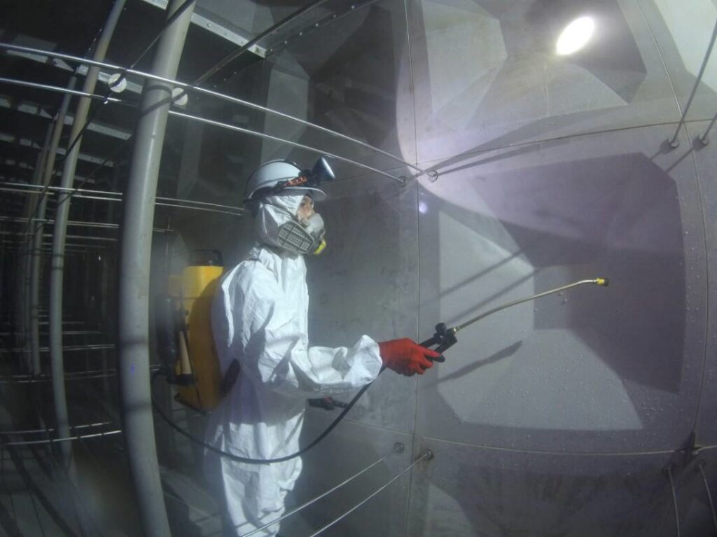 Vessel cleaning operation 11