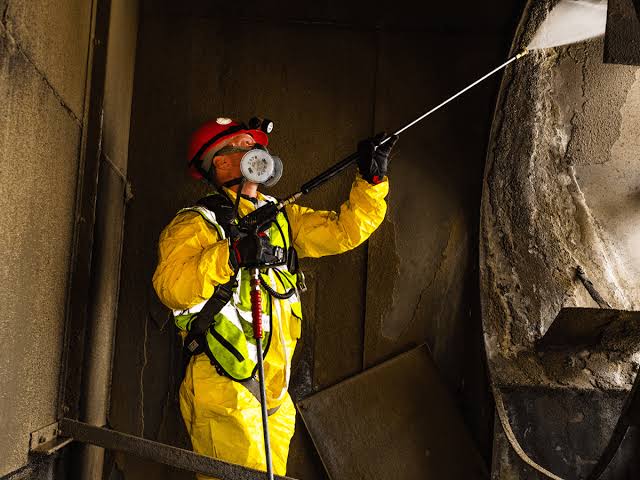 Vessel cleaning operation 12